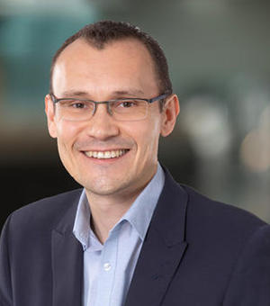 Profile Picture of Professor Simon Draper